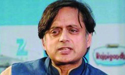 കേ­ന്ദ്രസർ­ക്കാ­രി­നെ­തി­രെ­ വി­മർ­ശനവു­മാ­യി­ ശശി­ തരൂ­ർ