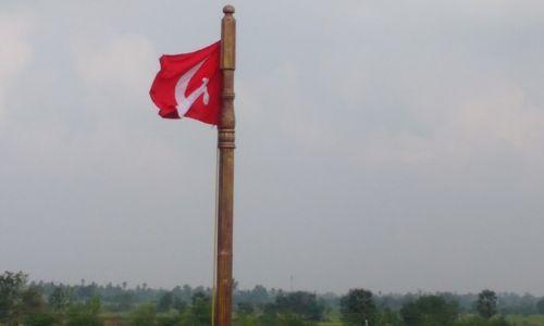 വീട്ടിലേക്കുള്ള വഴിയിൽ സിപിഐഎമ്മിന്റെ കൊടിമരം; ആത്മഹത്യ ഭീഷണിയുമായി ഗൃഹനാഥൻ വീട്ടിലേക്കുള്ള വഴിയിൽ സിപിഐഎമ്മിന്റെ കൊടിമരം; ആത്മഹത്യ ഭീഷണിയുമായി ഗൃഹനാഥൻ