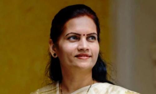 ശമ്പളത്തോടെയുള്ള ആർത്തവ അവധി നടപ്പാക്കില്ല; വിശദീകരണവുമായി കേന്ദ്ര സർക്കാർ ശമ്പളത്തോടെയുള്ള ആർത്തവ അവധി നടപ്പാക്കില്ല; വിശദീകരണവുമായി കേന്ദ്ര സർക്കാർ