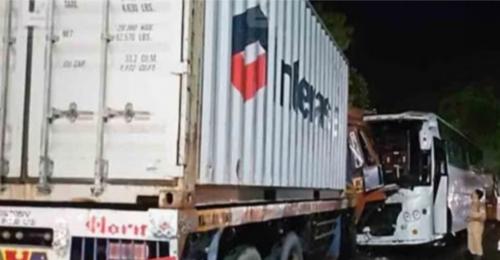 കൊയിലാണ്ടിയിൽ ബസ്സും കണ്ടെയ്നർ ലോറിയും കൂട്ടിയിടിച്ച് 28 പോലീസുകാർക്ക് പരിക്ക്