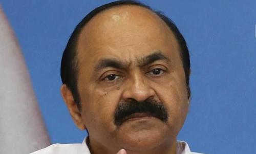 സർക്കാർ ഗവർണറുമായി ചേർന്ന് പരസ്പരം കൊടുക്കൽ വാങ്ങൽ നടത്തിക്കൊണ്ടിരിക്കുകയാണെന്ന് പ്രതിപക്ഷ നേതാവ് സർക്കാർ ഗവർണറുമായി ചേർന്ന് പരസ്പരം കൊടുക്കൽ വാങ്ങൽ നടത്തിക്കൊണ്ടിരിക്കുകയാണെന്ന് പ്രതിപക്ഷ നേതാവ്
