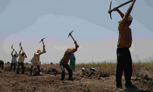രാജ്യത്ത് മൂന്ന് വര്‍ഷക്കാലയളവില്‍ ആത്മഹത്യ ചെയ്തത് 1.12 ലക്ഷം ദിവസവേതനക്കാർ; ലോക്‌സഭയില്‍ കേന്ദ്രം