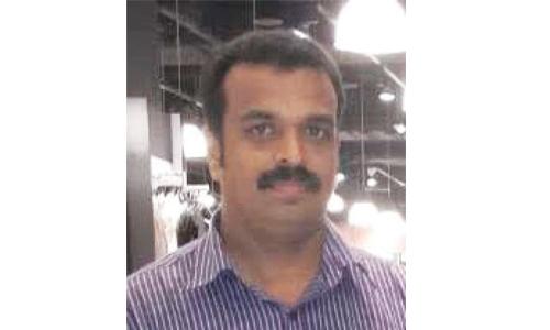 മലയാളി യുവാവ് വൈദ്യുതാഘാതമേറ്റ് മരിച്ചു മലയാളി യുവാവ് വൈദ്യുതാഘാതമേറ്റ് മരിച്ചു