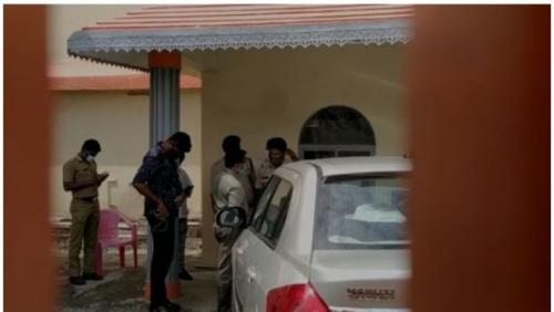 പാലക്കാട് വനിതാ ഹോസ്റ്റൽ സെക്യൂരിറ്റി ജീവനക്കാരൻ അടിയേറ്റ് മരിച്ചു പാലക്കാട് വനിതാ ഹോസ്റ്റൽ സെക്യൂരിറ്റി ജീവനക്കാരൻ അടിയേറ്റ് മരിച്ചു