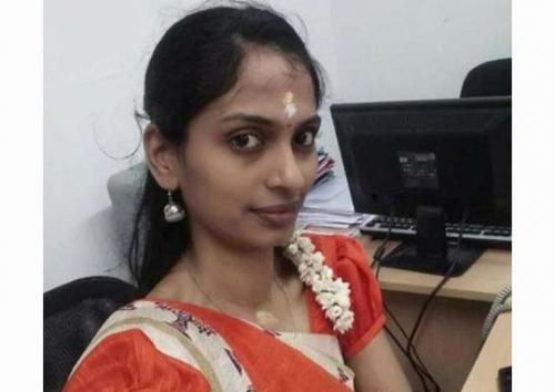 സ്കൂട്ടര് യാത്രക്കാരിയായ യുവതിക്ക് ട്രക്കിടിച്ച് ഗുരുതരപരിക്ക് സ്കൂട്ടര് യാത്രക്കാരിയായ യുവതിക്ക് ട്രക്കിടിച്ച് ഗുരുതരപരിക്ക്