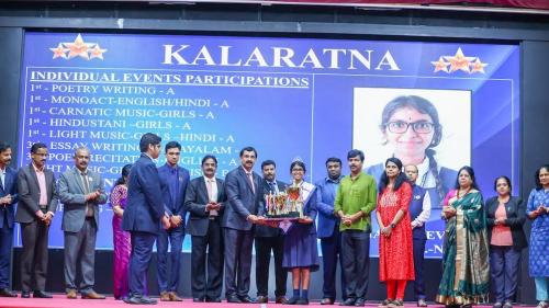 ഇന്ത്യൻ സ്കൂൾ തരംഗ് അവാർഡ് വിതരണ ചടങ്ങ് സംഘടിപ്പിച്ചു - കൃഷ്ണ ആർ നായർ കലാരത്ന ഇന്ത്യൻ സ്കൂൾ തരംഗ് അവാർഡ് വിതരണ ചടങ്ങ് സംഘടിപ്പിച്ചു - കൃഷ്ണ ആർ നായർ കലാരത്ന