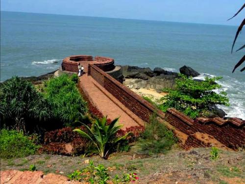 ബേക്കൽ ഫെസ്റ്റ് അപകടം; സംഘാടകർക്കെതിരെ നടപടി വേണമെന്ന് ആവശ്യം