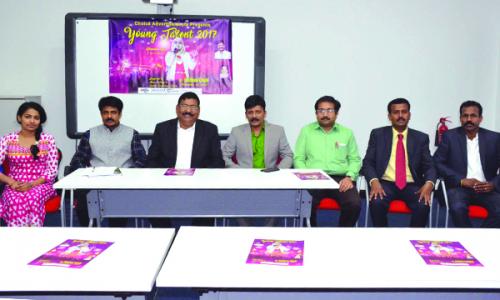വി­ദ്യാ­ർ‍­ത്ഥി­കൾ‍­ക്ക് സൗ­ജന്യ കൗ­ൺ­സി­ലി­ങ്ങും പഠന സഹാ­യവും നൽ­കുന്നു
