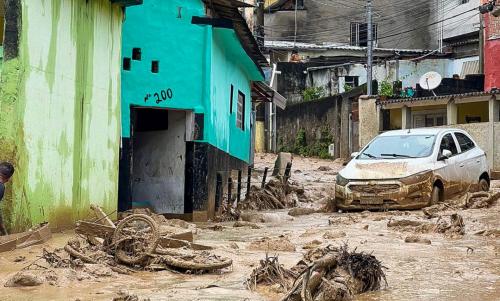 ബ്രസീലിൽ ദുരന്തം വിതച്ച് മഴയും മണ്ണിടിച്ചിലും; 36 പേര് കൊല്ലപ്പെട്ടു ബ്രസീലിൽ ദുരന്തം വിതച്ച് മഴയും മണ്ണിടിച്ചിലും; 36 പേര് കൊല്ലപ്പെട്ടു