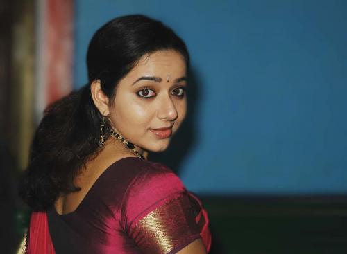 ചന്ദ്ര ലക്ഷ്മൺ തിരിച്ചെത്തുന്നു ചന്ദ്ര ലക്ഷ്മൺ തിരിച്ചെത്തുന്നു