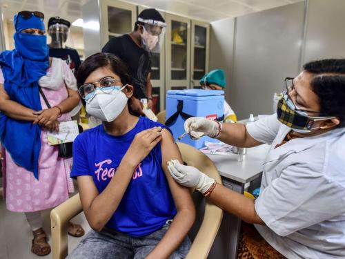 പുതിയ വാക്സിൻ മാർഗ്ഗ രേഖ പുറത്തിറക്കി കേന്ദ്ര ആരോഗ്യ മന്ത്രാലയം