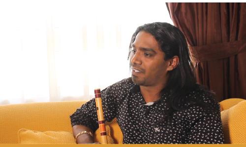 മു­­­രളീ­­­രവത്തി­­­ന്റെ­­­ മാ­­­സ്മരി­­­കത സൃ­­­ഷ്ടി­­­ച്ച് രാ­­­ജേഷ് 