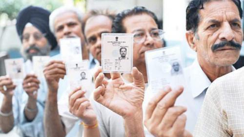ആധാറിന് പിന്നാലെ തിരിച്ചറിയൽ കാർഡും ഡിജിറ്റലാക്കുന്നു ആധാറിന് പിന്നാലെ തിരിച്ചറിയൽ കാർഡും ഡിജിറ്റലാക്കുന്നു