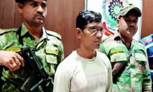വിവാഹസമ്മാനമായി ലഭിച്ച ഹോം തിയേറ്റർ പൊട്ടിത്തെറിച്ച് നവവരനും സഹോദരനും കൊല്ലപ്പെട്ട സംഭവത്തിൽ വധുവിന്റെ മുൻകാമുകൻ അറസ്റ്റിൽ വിവാഹസമ്മാനമായി ലഭിച്ച ഹോം തിയേറ്റർ പൊട്ടിത്തെറിച്ച് നവവരനും സഹോദരനും കൊല്ലപ്പെട്ട സംഭവത്തിൽ വധുവിന്റെ മുൻകാമുകൻ അറസ്റ്റിൽ