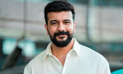 സലിം കുമാറിന്റെ സംസ്കാര ചടങ്ങിലെ മാധ്യമ അതിക്രമം; യൂട്യൂബ് ചാനലുകൾക്ക് ലൈസൻസിംഗ് വേണമെന്ന് രമേശ് പിഷാരടി