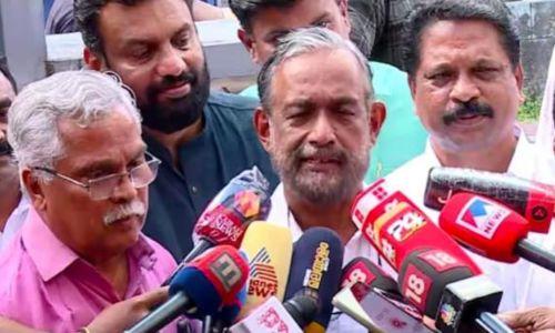 വയനാട്ടിലെ കനത്ത തോൽവി; ഇടതുക്യാമ്പിൽ പൊട്ടിത്തെറി വയനാട്ടിലെ കനത്ത തോൽവി; ഇടതുക്യാമ്പിൽ പൊട്ടിത്തെറി