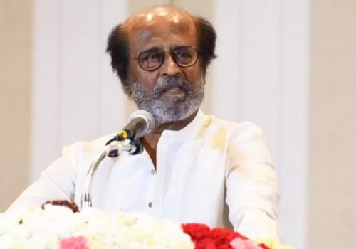 രജനീകാന്ത് രാഷ്ട്രീയത്തിലേക്കില്ല: രാഷ്ട്രീയപാർട്ടി പ്രഖ്യാപനത്തിൽ നിന്ന് പിൻമാറി