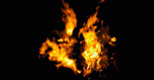 മലപ്പുറത്ത് പാചകത്തിനിടെ ഗ്യാസ് സിലിണ്ടറിന് തീപിടിച്ചു; അടുക്കള പൂർണ്ണമായും കത്തിയമർന്നു