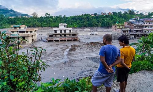 നേപ്പാൾ പ്രളയം: മരണസംഖ്യ 1,000 കടന്നു; മലയാളികളടക്കം നാലായിരത്തോളം പേരെ കാണാനില്ല