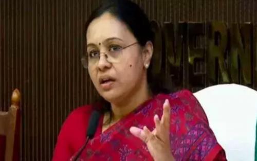 ഹെല്ത്ത് കാര്ഡ് ഇല്ലാതെ ഭക്ഷണം വിൽക്കുന്നവർക്കെതിരെ കർശന നടപടിയെടുക്കും ഹെല്ത്ത് കാര്ഡ് ഇല്ലാതെ ഭക്ഷണം വിൽക്കുന്നവർക്കെതിരെ കർശന നടപടിയെടുക്കും