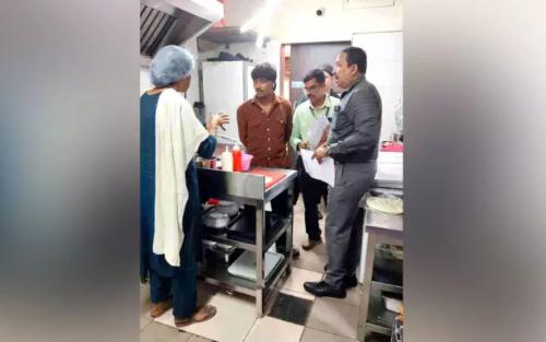 ഭക്ഷണശാലകളിൽ ഉപയോഗിച്ച എണ്ണ വീണ്ടും ഉപയോഗിക്കുന്നത് തടയാൻ 'ഓപറേഷൻ തെളിമ' മിന്നൽ പരിശോധന