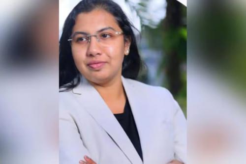 മയക്കുമരുന്ന് ഇടപാടിനിടെ വനിതാ ഡോക്ടറും ഇടനിലക്കാരനും പോലീസ് പിടിയിൽ മയക്കുമരുന്ന് ഇടപാടിനിടെ വനിതാ ഡോക്ടറും ഇടനിലക്കാരനും പോലീസ് പിടിയിൽ