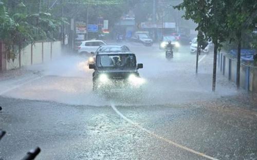 ചക്രവാതച്ചുഴി സ്വാധീനിക്കുന്നു: സംസ്ഥാനത്ത് മഴ കനക്കും, വിവിധ ജില്ലകളിൽ യെല്ലോ അലർട്ട്