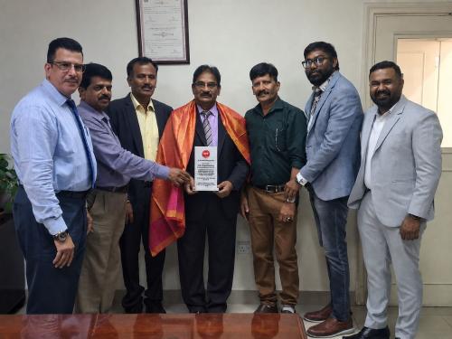 ഇന്ത്യൻ സ്കൂൾ പ്രിൻസിപ്പൽ വി.ആർ. പളനിസ്വാമിക്ക് യു.പി.പി. യാത്രയയപ്പ് നൽകി