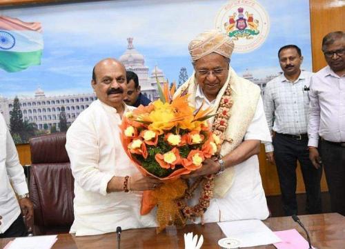 പിണറായി വിജയൻ ബസവരാജ് ബൊമ്മൈയുമായി കൂടിക്കാഴ്ച നടത്തി; സിൽവർലൈൻ ചർച്ചയായില്ല പിണറായി വിജയൻ ബസവരാജ് ബൊമ്മൈയുമായി കൂടിക്കാഴ്ച നടത്തി; സിൽവർലൈൻ ചർച്ചയായില്ല
