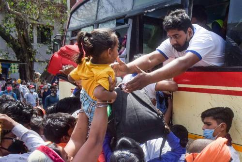 ഇന്ത്യയിൽ പ്രതി ദിന കോവിഡ് രോഗികളുടെ എണ്ണം മൂന്ന് ലക്ഷത്തിലേക്ക് കുതിക്കുന്നു