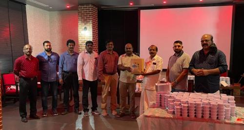 'തിരുവോണ രുചി'; യുനൈറ്റഡ് പേരൻറ്സ് പാനൽ ഓണസദ്യ കിറ്റുകള് വിതരണം ചെയ്തു 'തിരുവോണ രുചി'; യുനൈറ്റഡ് പേരൻറ്സ് പാനൽ ഓണസദ്യ കിറ്റുകള് വിതരണം ചെയ്തു