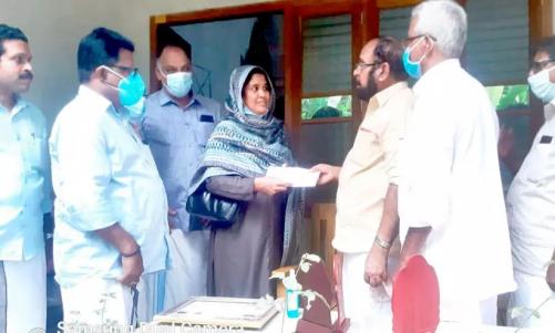 ധനസഹായം നൽകി ധനസഹായം നൽകി