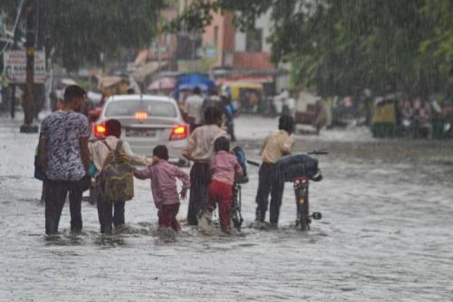 അതിതീവ്ര മഴ; തമിഴ്നാട്ടിൽ റെഡ് അലേർട്ട്