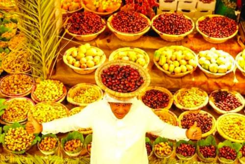 ഈന്തപ്പന ഉത്സവത്തിന്റെ ആറാം പതിപ്പിന് തുടക്കമായി ഈന്തപ്പന ഉത്സവത്തിന്റെ ആറാം പതിപ്പിന് തുടക്കമായി