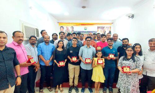 ഒ.ഐ.സി.സി എറണാകുളം ജില്ല കമ്മിറ്റി പന്ത്രണ്ട് ക്ലാസ് പരീക്ഷയിൽ ഉന്നത വിജയം നേടിയ കുട്ടികളെ അനുമോദിച്ചു ഒ.ഐ.സി.സി എറണാകുളം ജില്ല കമ്മിറ്റി പന്ത്രണ്ട് ക്ലാസ് പരീക്ഷയിൽ ഉന്നത വിജയം നേടിയ കുട്ടികളെ അനുമോദിച്ചു