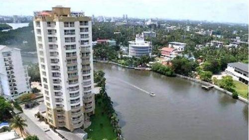 മരട്: സമരക്കാരുമായി മന്ത്രി എ സി മൊയ്തീൻ ഇന്ന് ചർച്ച നടത്തും മരട്: സമരക്കാരുമായി മന്ത്രി എ സി മൊയ്തീൻ ഇന്ന് ചർച്ച നടത്തും