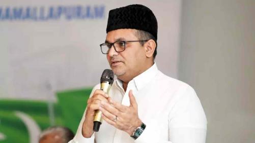 മുഖ്യമന്ത്രിയെ കോൺഗ്രസ് തീരുമാനിക്കട്ടെ; വെള്ളാപ്പള്ളിക്ക് മറുപടി ജനങ്ങൾ നൽകും: പാണക്കാട് മുനവ്വറലി ശിഹാബ് തങ്ങൾ