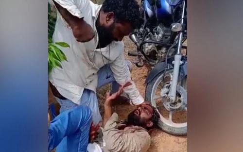 ഭാര്യയുമായി ബന്ധമെന്ന് സംശയം; സുഹൃത്തിൻ്റെ കഴുത്തുമുറിച്ച് രക്തം കുടിച്ച് ഭർത്താവ്