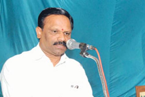പ്രകോപന മുദ്രാവാക്യം; വത്സൻ തില്ലങ്കേരി ഉൾപ്പെടെ 200ഓളം പേർക്കെതിരെ കേസ് പ്രകോപന മുദ്രാവാക്യം; വത്സൻ തില്ലങ്കേരി ഉൾപ്പെടെ 200ഓളം പേർക്കെതിരെ കേസ്