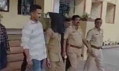 ഭാര്യയെ ശല്യപ്പെടുത്തി; 17കാരനെ വെട്ടിനുറുക്കിയ യുവാവ് അറസ്റ്റിൽ ഭാര്യയെ ശല്യപ്പെടുത്തി; 17കാരനെ വെട്ടിനുറുക്കിയ യുവാവ് അറസ്റ്റിൽ