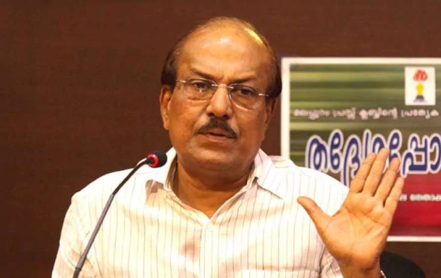 ഇപ്പോൾ നടക്കുന്നത് വ്യാജസർവ്വേകൾ, പിന്നിൽ ബോധപൂർവ്വമായ ഗൂഡാലോചന; പി.കെ കുഞ്ഞാലിക്കുട്ടി