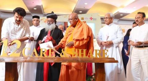 നൂറുപേർക്ക് സൗജന്യ ഹൃദയവാൽവ് ശസ്ത്രക്രിയ; ‘ഹൃദ്യം’ സഹായപദ്ധതിക്ക് തുടക്കം കുറിച്ച് മമ്മൂട്ടി നൂറുപേർക്ക് സൗജന്യ ഹൃദയവാൽവ് ശസ്ത്രക്രിയ; ‘ഹൃദ്യം’ സഹായപദ്ധതിക്ക് തുടക്കം കുറിച്ച് മമ്മൂട്ടി