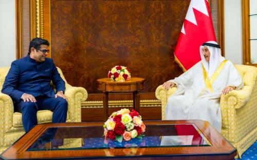 ഇന്ത്യൻ സ്ഥാനപതി വിനോദ് കെ. ജേക്കബുമായി ബഹ്റൈൻ ഉപപ്രധാനമന്ത്രി കൂടിക്കാഴ്ച നടത്തി