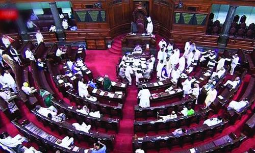 രാഷ്ട്രപതി റാം നാഥ് കോവിന്ദിന്‍റെ ആദ്യ പ്രസംഗത്തില്‍ വിവാദം : സഭാ നടപടികൾ അവസാനിപ്പിച്ചു