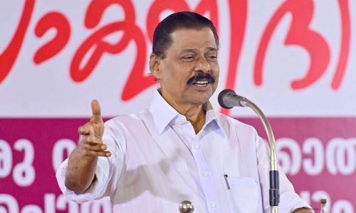 ബോംബെല്ലാം വീണുകൊണ്ടിരിക്കുന്നതും വീഴാൻ പോകുന്നതും കോൺഗ്രസിൽ; ഞങ്ങൾക്ക് ഭയമില്ല’: എം.വി. ഗോവിന്ദൻ