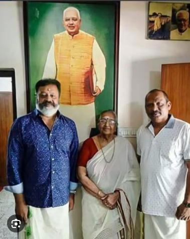 ഇ.കെ നായനാരുടെ വസതി സന്ദര്ശിച്ച് സുരേഷ് ഗോപി ഇ.കെ നായനാരുടെ വസതി സന്ദര്ശിച്ച് സുരേഷ് ഗോപി