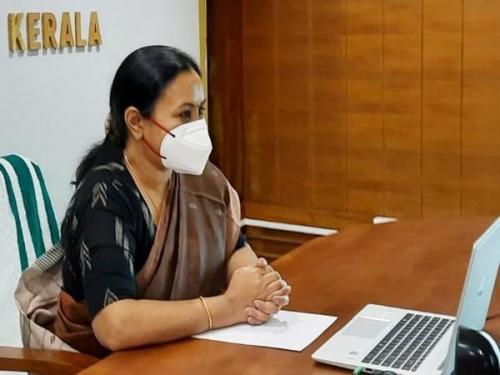 വാക്സിൻ എടുക്കാത്തവർ എത്രയും വേഗം എടുക്കണമെന്ന് മന്ത്രി വീണാ ജോർജ് വാക്സിൻ എടുക്കാത്തവർ എത്രയും വേഗം എടുക്കണമെന്ന് മന്ത്രി വീണാ ജോർജ്