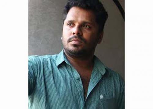 വാളയാര്‍ കേസിലും, മാവോയിസ്‌റ് വേട്ടയിലും പിണറായി സര്‍ക്കാരിനെ വിമര്‍ശിച്ച് ആഷിഖ് അബു