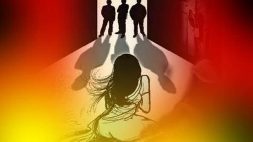 കോഴിക്കോട് പതിനേഴുകാരി കൂട്ടബലാത്സംഗത്തിനിരയായി; നാല് പേർ അറസ്റ്റിൽ കോഴിക്കോട് പതിനേഴുകാരി കൂട്ടബലാത്സംഗത്തിനിരയായി; നാല് പേർ അറസ്റ്റിൽ