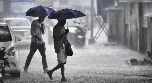 കേരളത്തിൽ വേനൽമഴ ശക്തമാകുന്നു; വിവിധ ജില്ലകളിൽ യെല്ലോ അലർട്ട് പ്രഖ്യാപിച്ചു